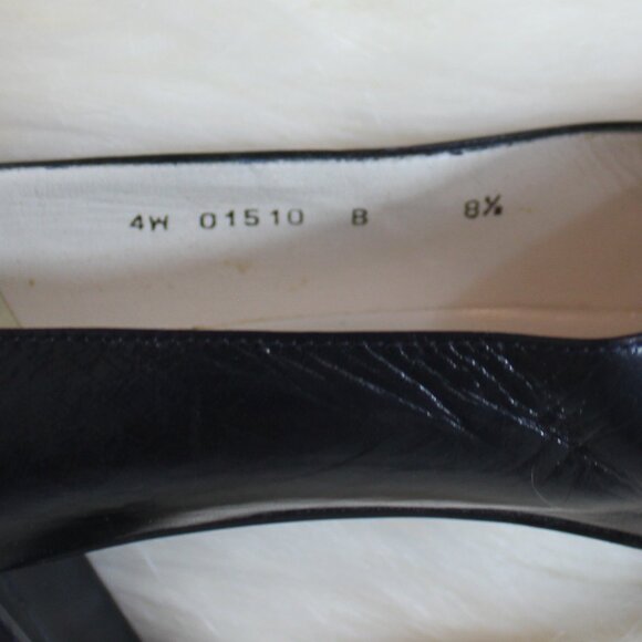 Stuart  Weitzman navy  leather shoes block heels pattern  size 8.5 - Picture 8 of 8